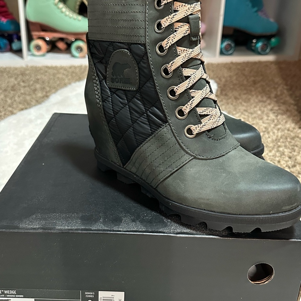 Sorel Women's Lexie Wedge Dark Slate Boots